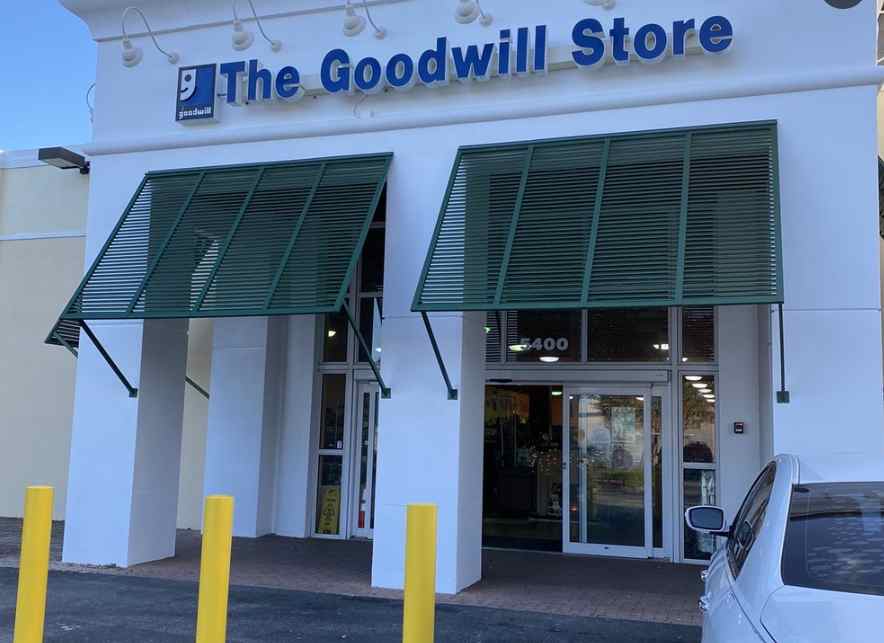 The Unique Appeal of West Palm Beach Thrift Stores